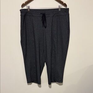 Relaxed Dark Gray Drawstring Capris for Women